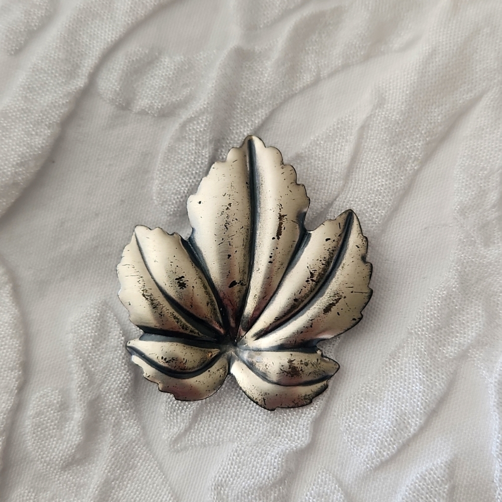 Vintage Sterling Silver Leaf Brooch